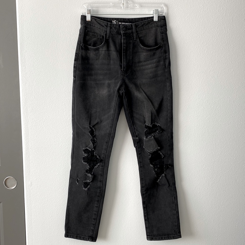 3 for $10 ✨HP✨No Boundaries black high rise rigid distressed straight leg jean
